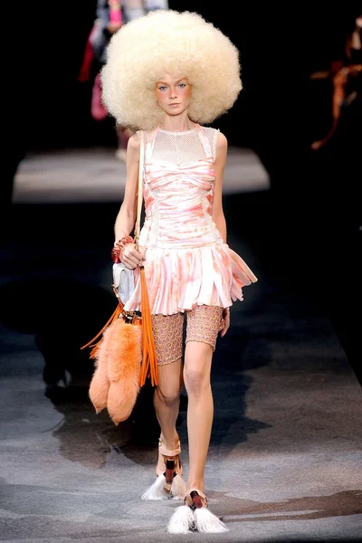 Look 35